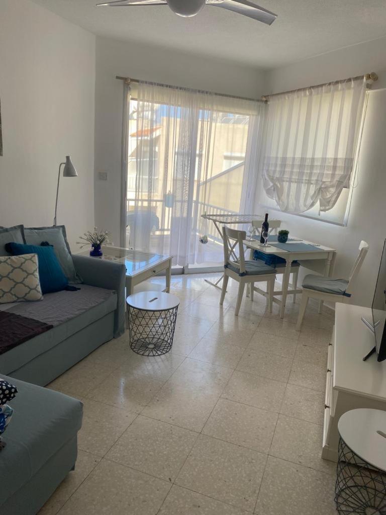 Modern Apartment In Pafos Near The Sea Exterior foto